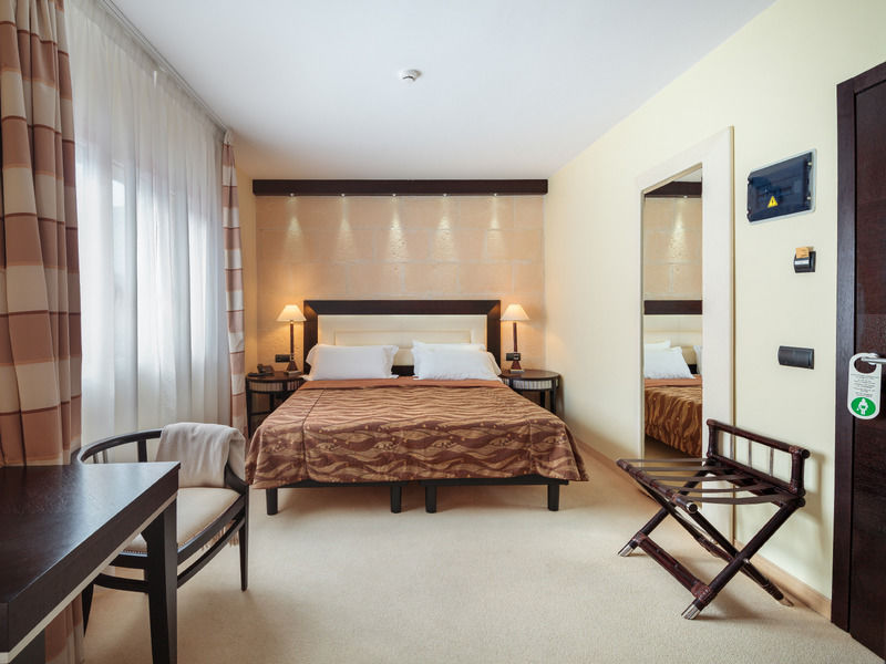 מאהון Hotel San Miguel מראה חיצוני תמונה